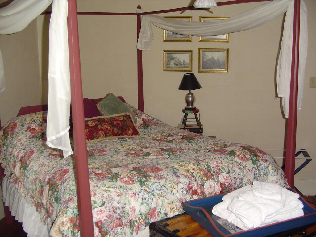 Candia Stephen Clay Homestead Bed And Breakfast الغرفة الصورة